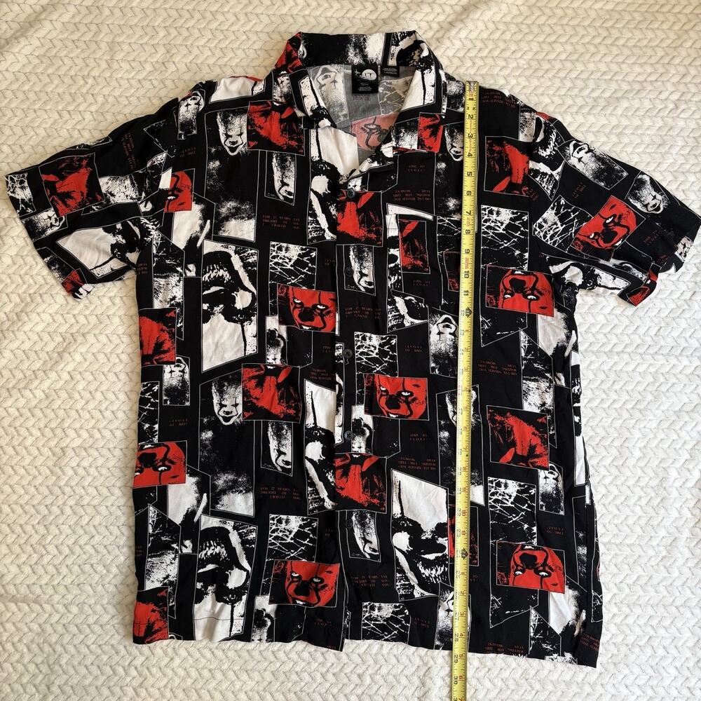IT shirt PENNYWISE, THE CLOWN men’s large Shirt Short Sleeve button Up - Picture 2 of 8